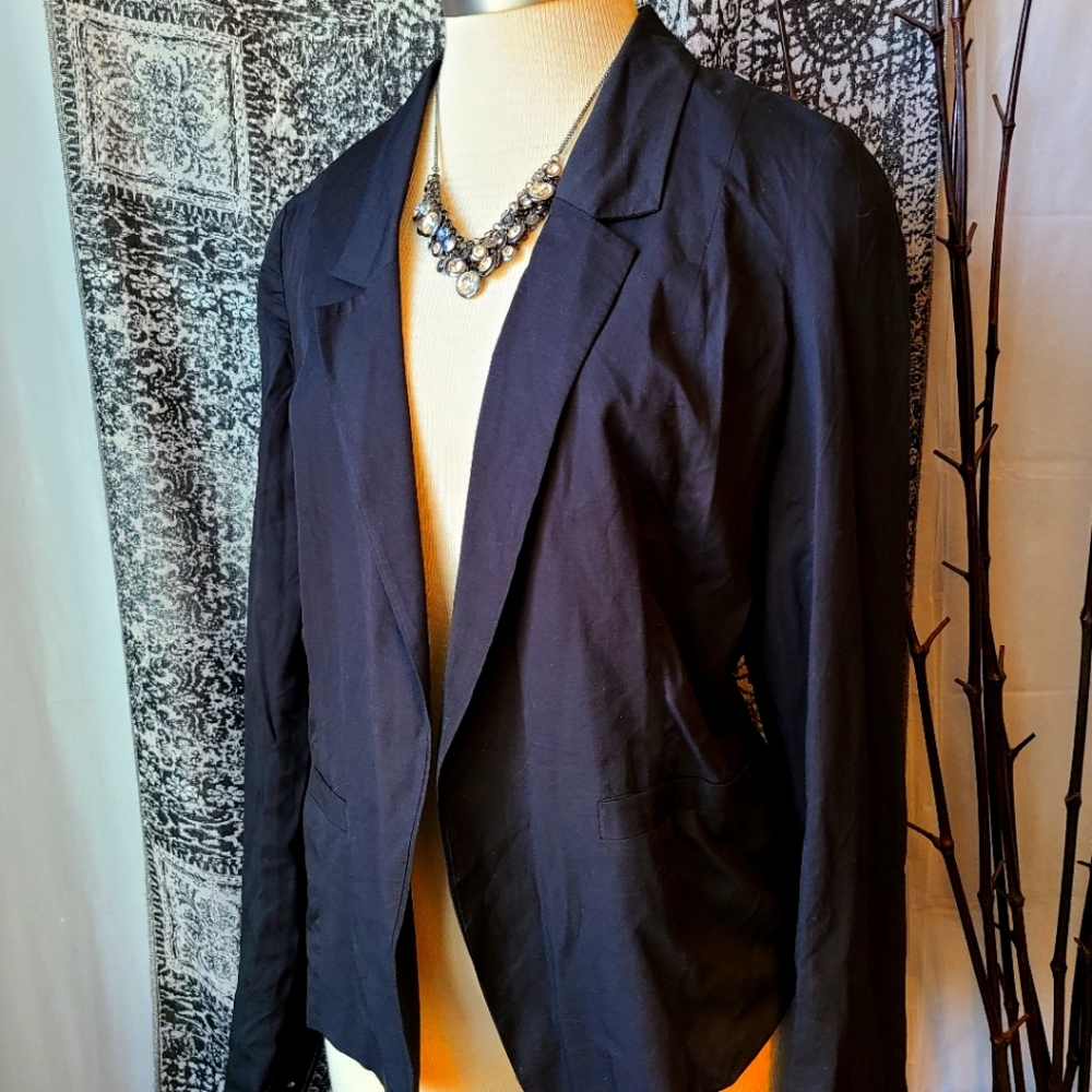 FREE PEOPLE..HOST PICK...BEAUTIFUL CARDIGAN